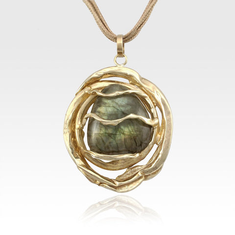 Angel's Nest Labradorite Pendant
