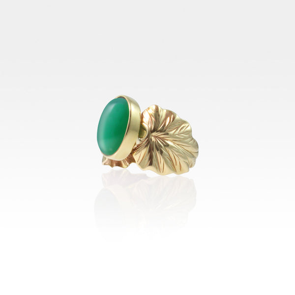 Art Deco Leaf Green Onyx Ring Side View