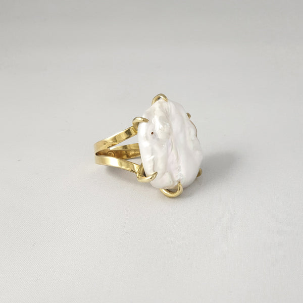 Baroque Pearl Ring Large Side